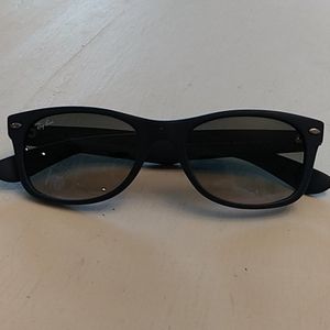 Raybans new wayfarer sunglasses